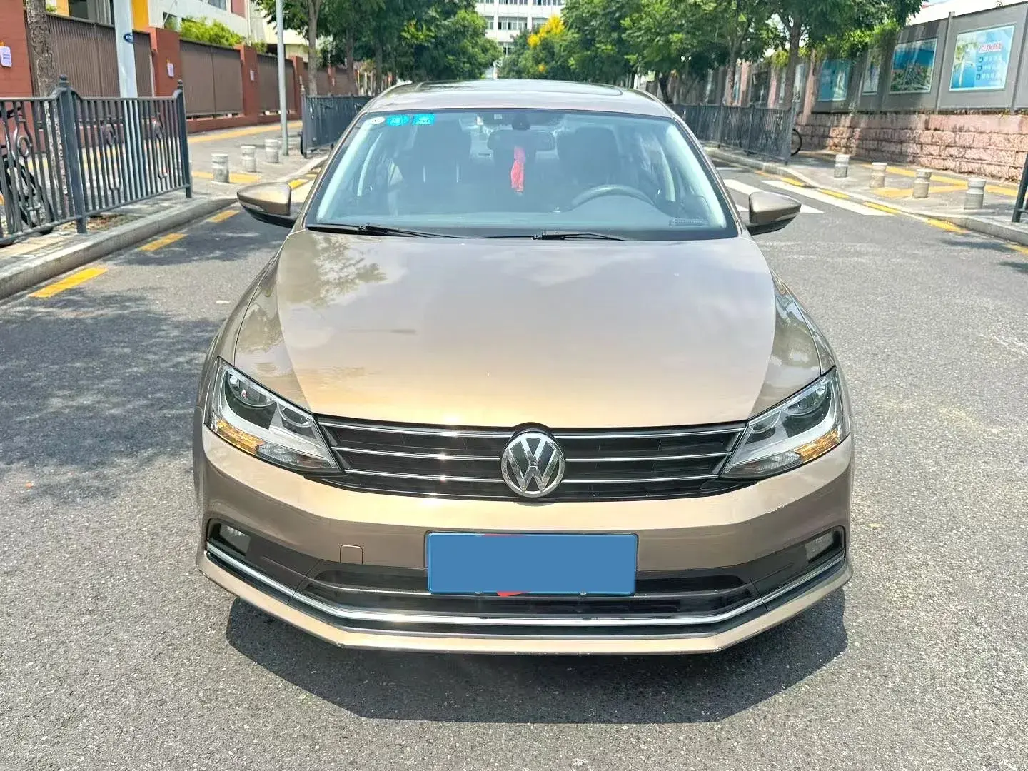 2017 VOLKSWAGEN SAGITAR thumbnail 2