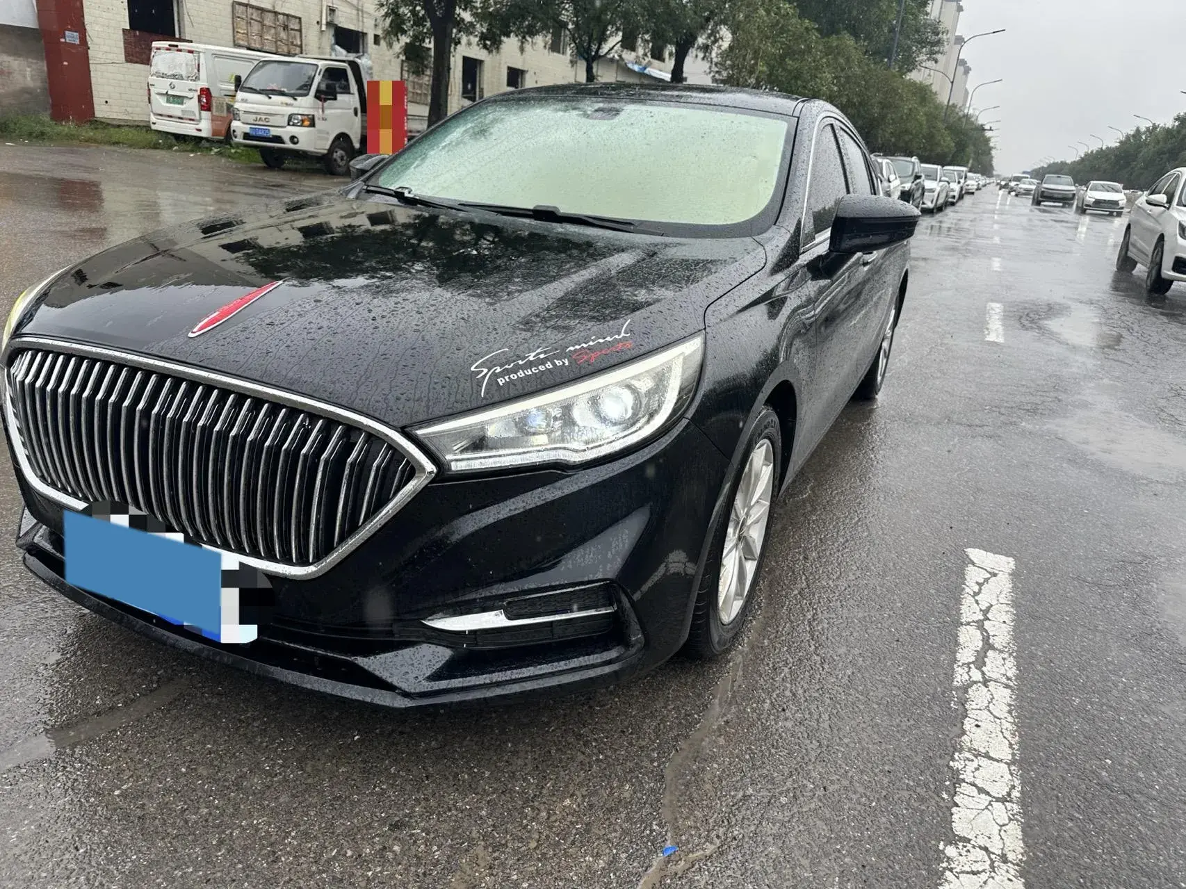 2018 HONGQI H5 view 1
