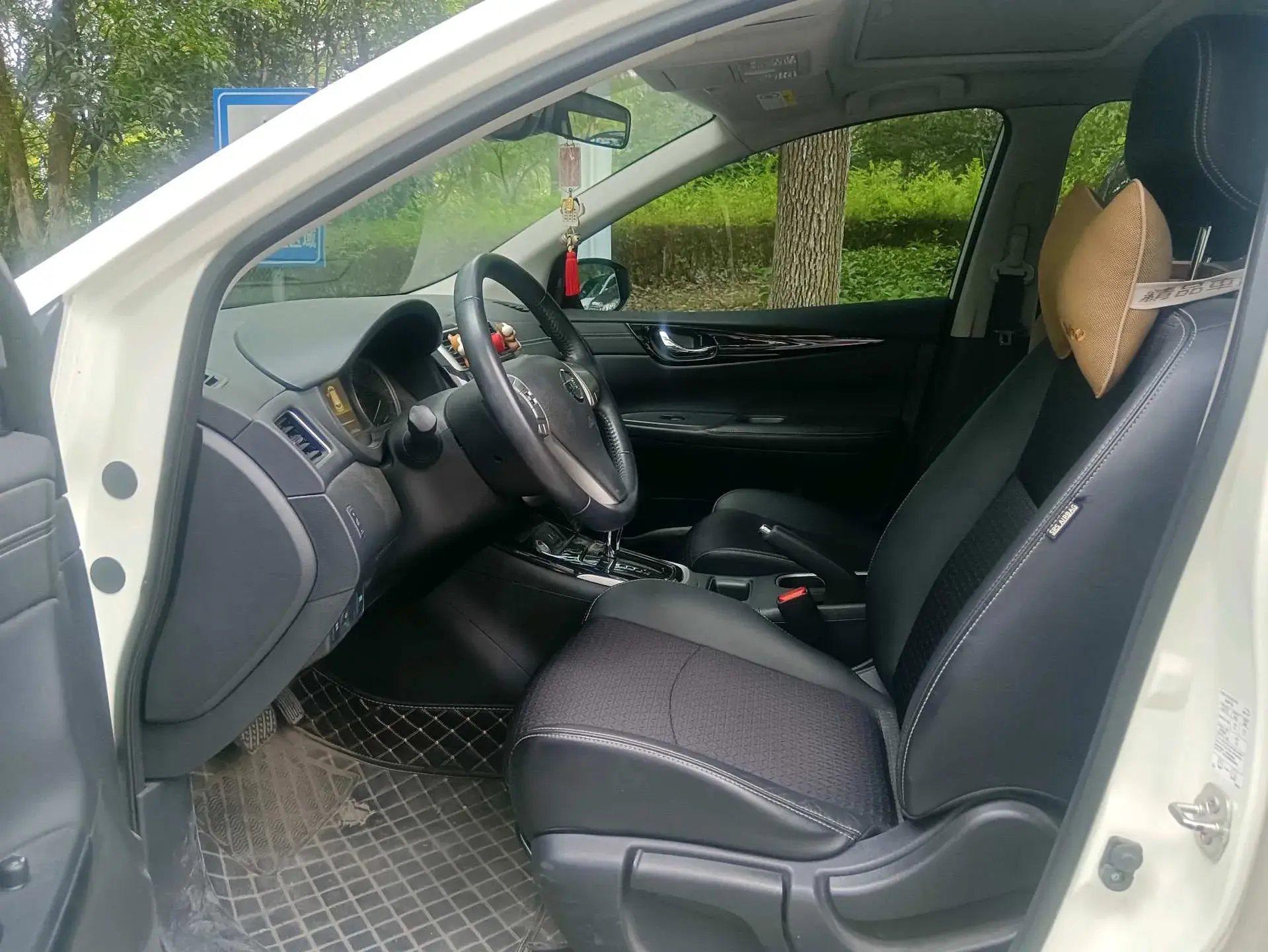 2020 NISSAN TIIDA thumbnail 2