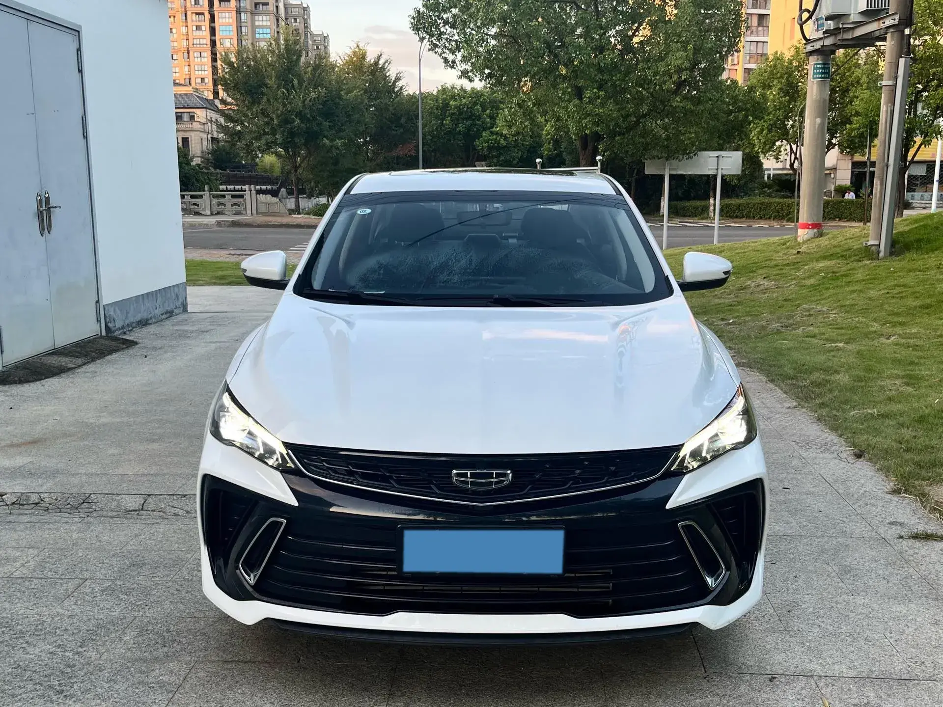 2022 GEELY BINRAY thumbnail 2