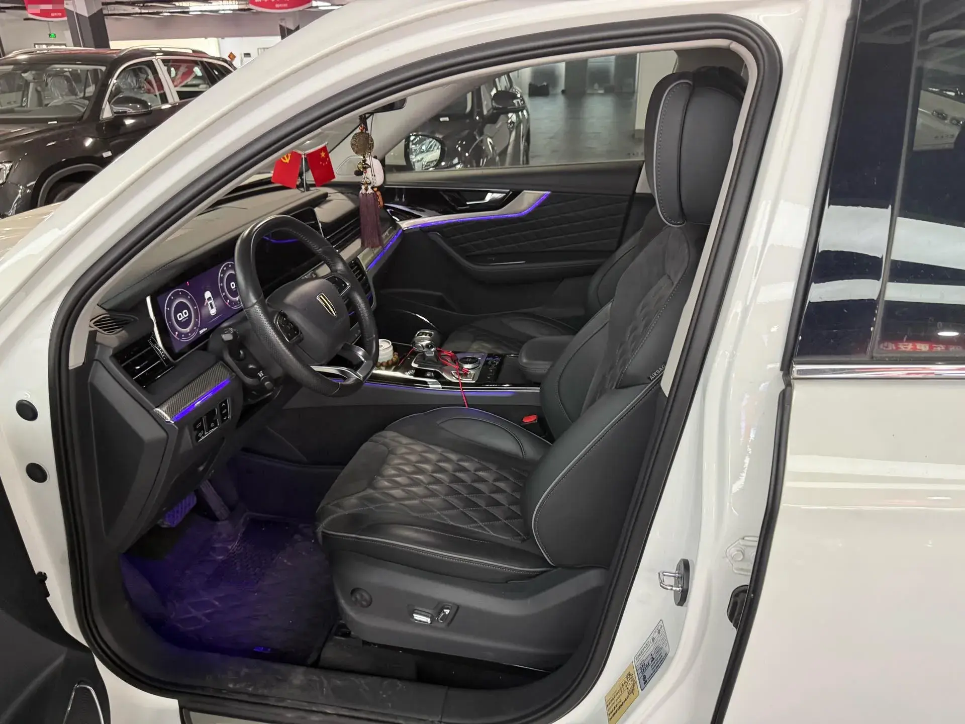 2019 HONGQI HS5 thumbnail 3