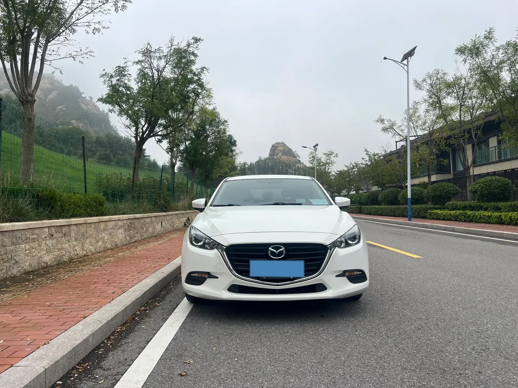 2017 MAZDA 3 thumbnail 2