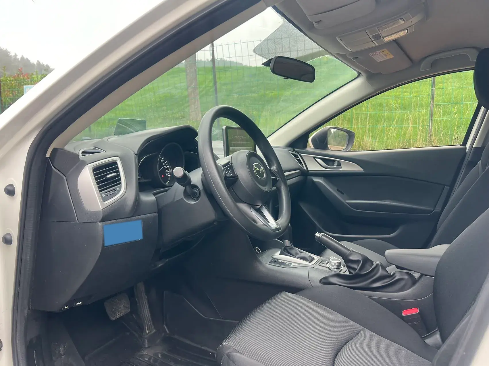 2017 MAZDA 3 thumbnail 4