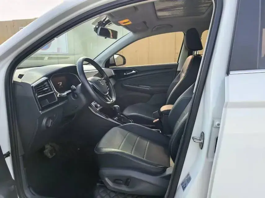 2019 JETTA VS5 thumbnail 4