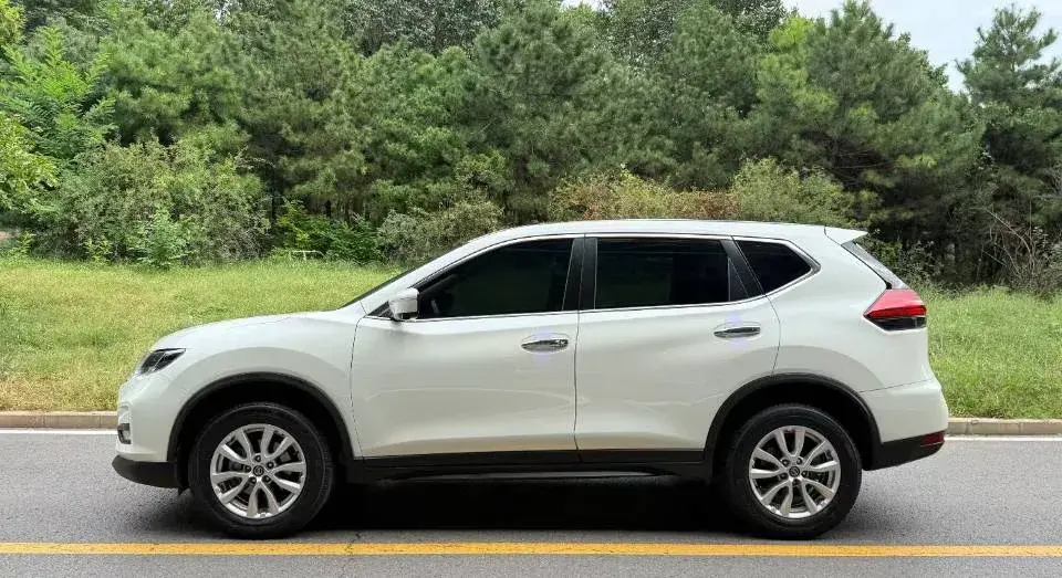 2021 NISSAN X-TRAIL thumbnail 2