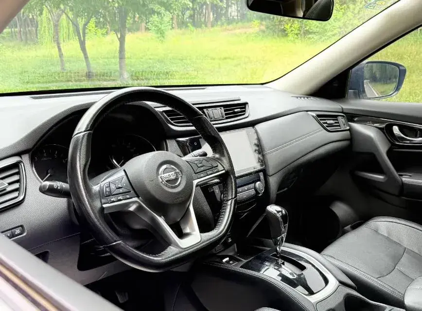 2021 NISSAN X-TRAIL thumbnail 4