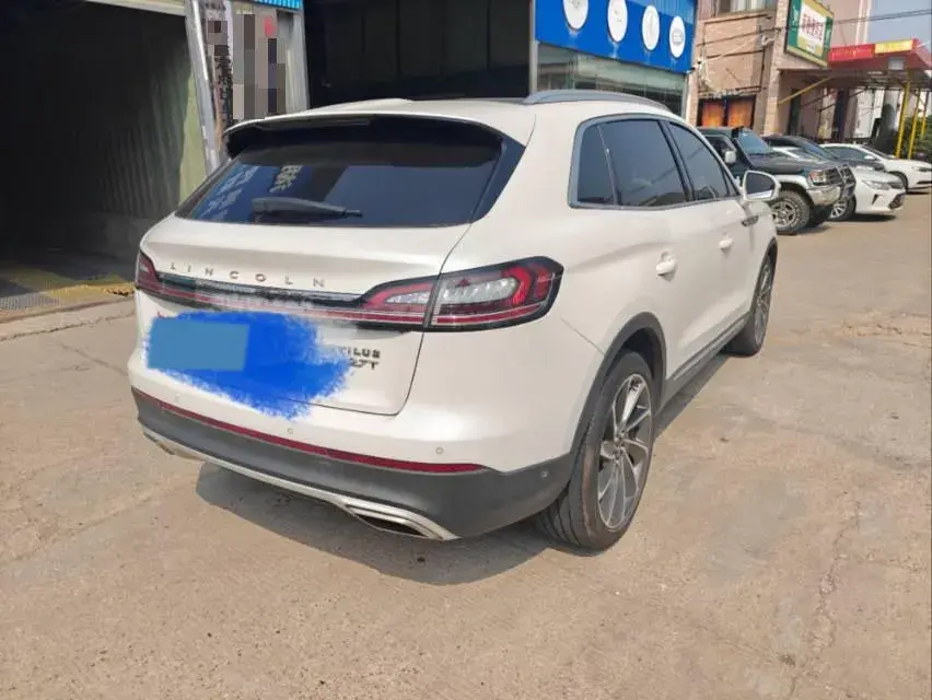 2021 LINCOLN NAUTILUS thumbnail 4