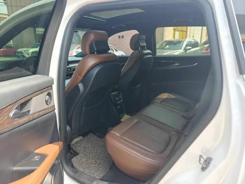 2021 LINCOLN NAUTILUS thumbnail 3