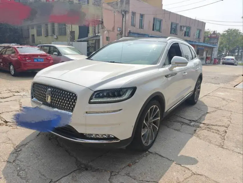 2021 LINCOLN NAUTILUS view 1