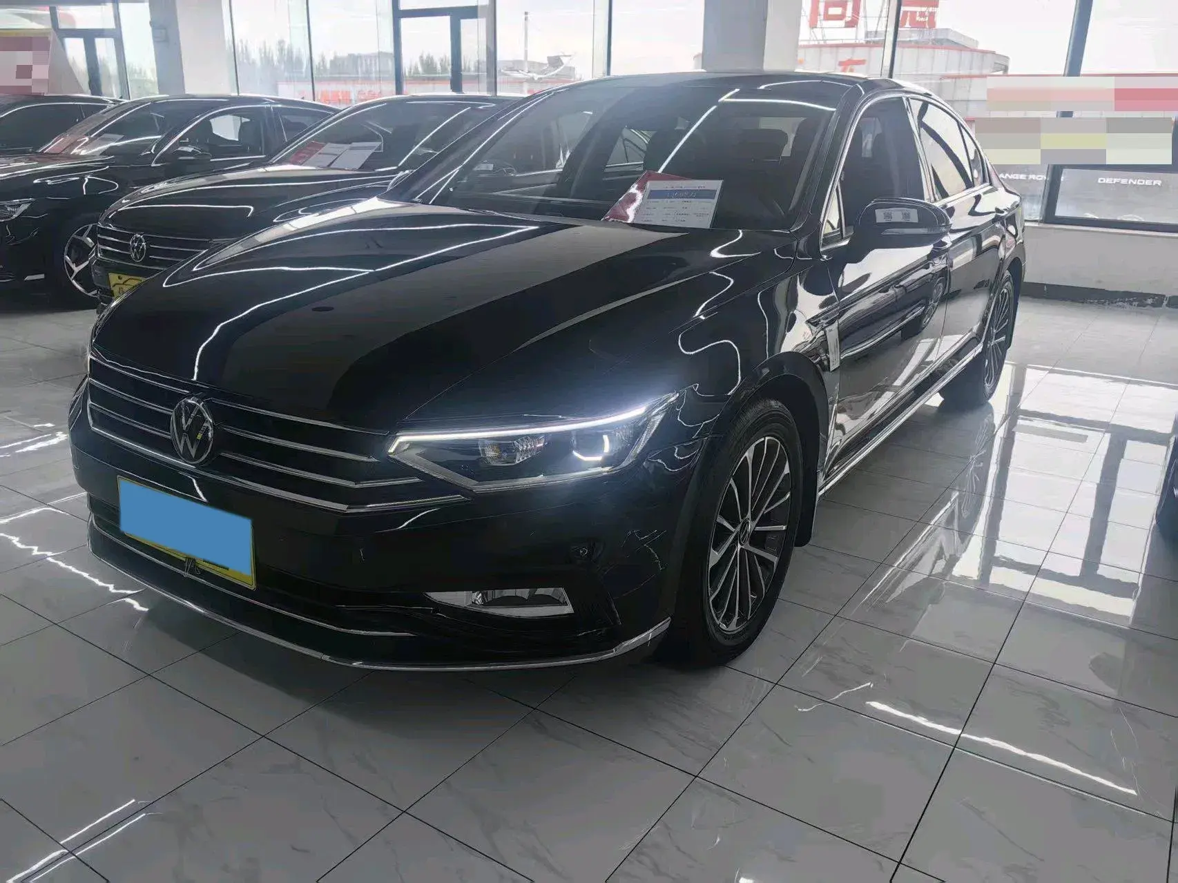 2020 VOLKSWAGEN MAGOTAN view 1