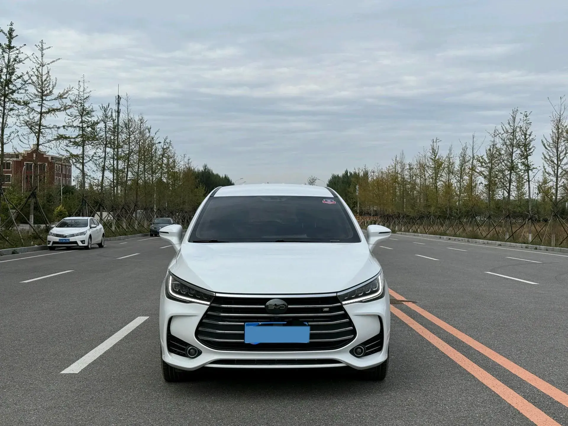 2018 BYD SONG thumbnail 2