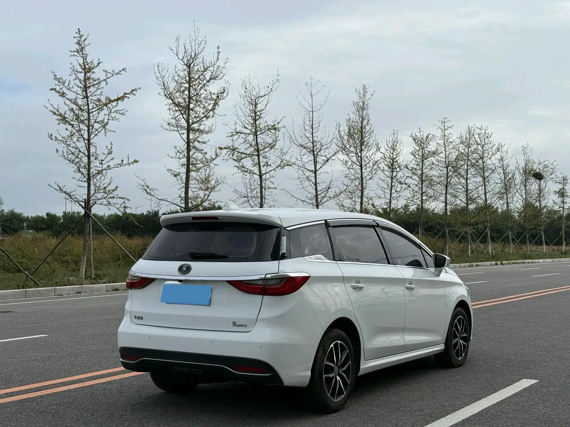 2018 BYD SONG thumbnail 4