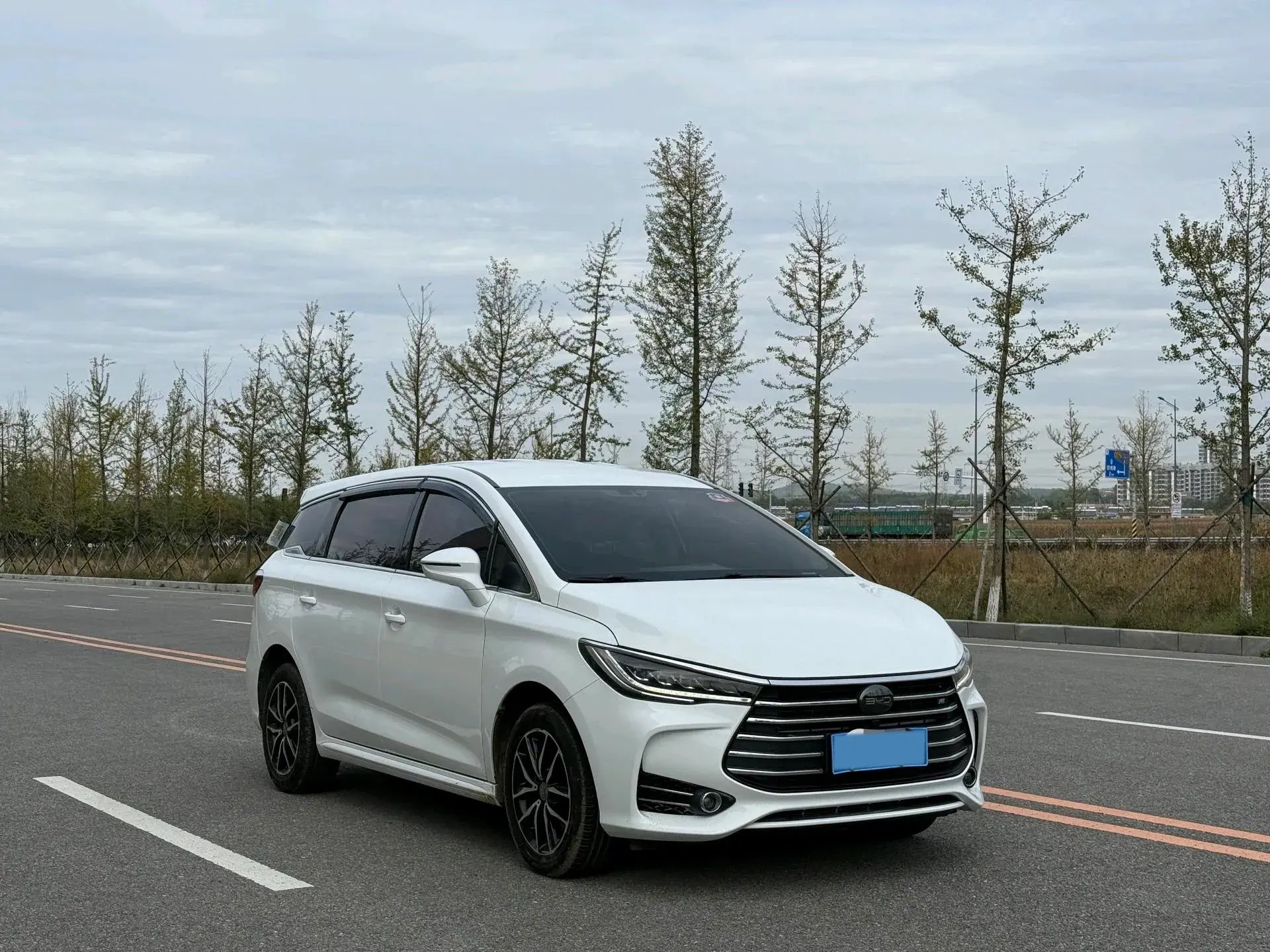 2018 BYD SONG thumbnail 3