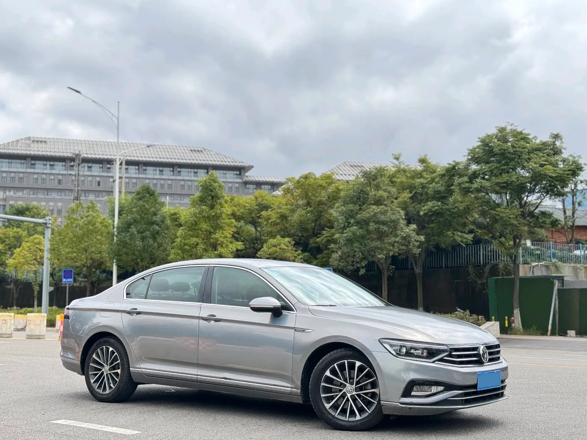 2020 VOLKSWAGEN MAGOTAN thumbnail 3