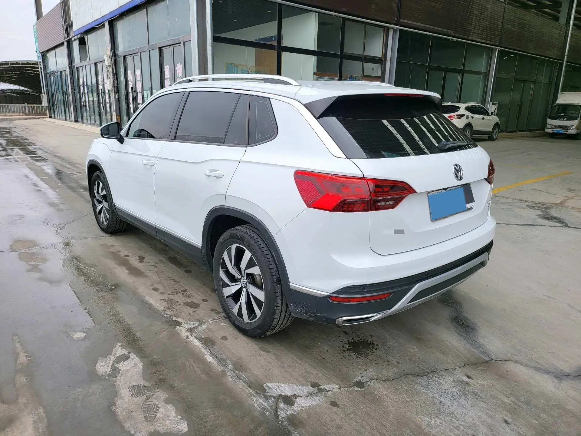 2019 VOLKSWAGEN TAYRON thumbnail 4