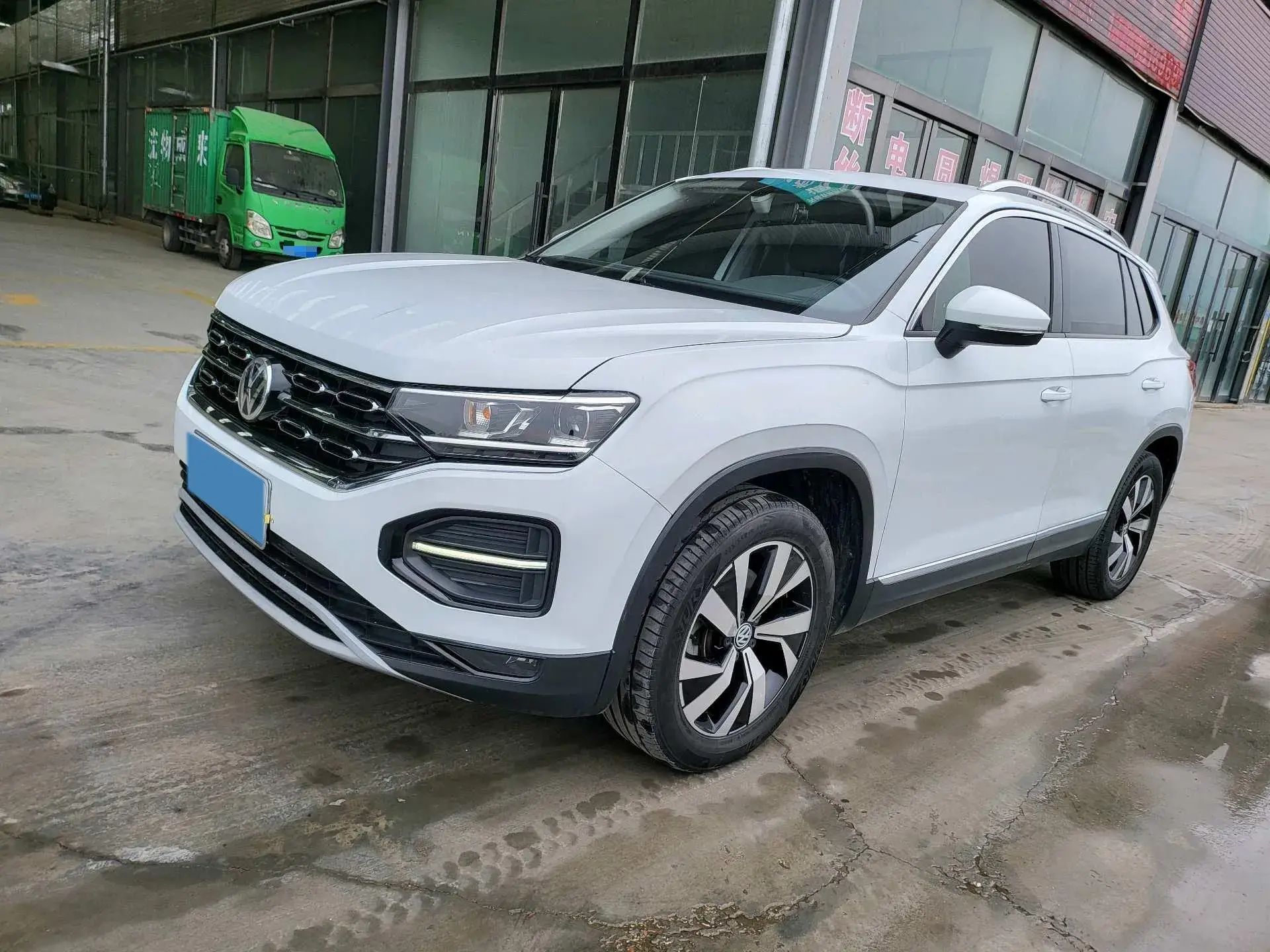 2019 VOLKSWAGEN TAYRON view 1