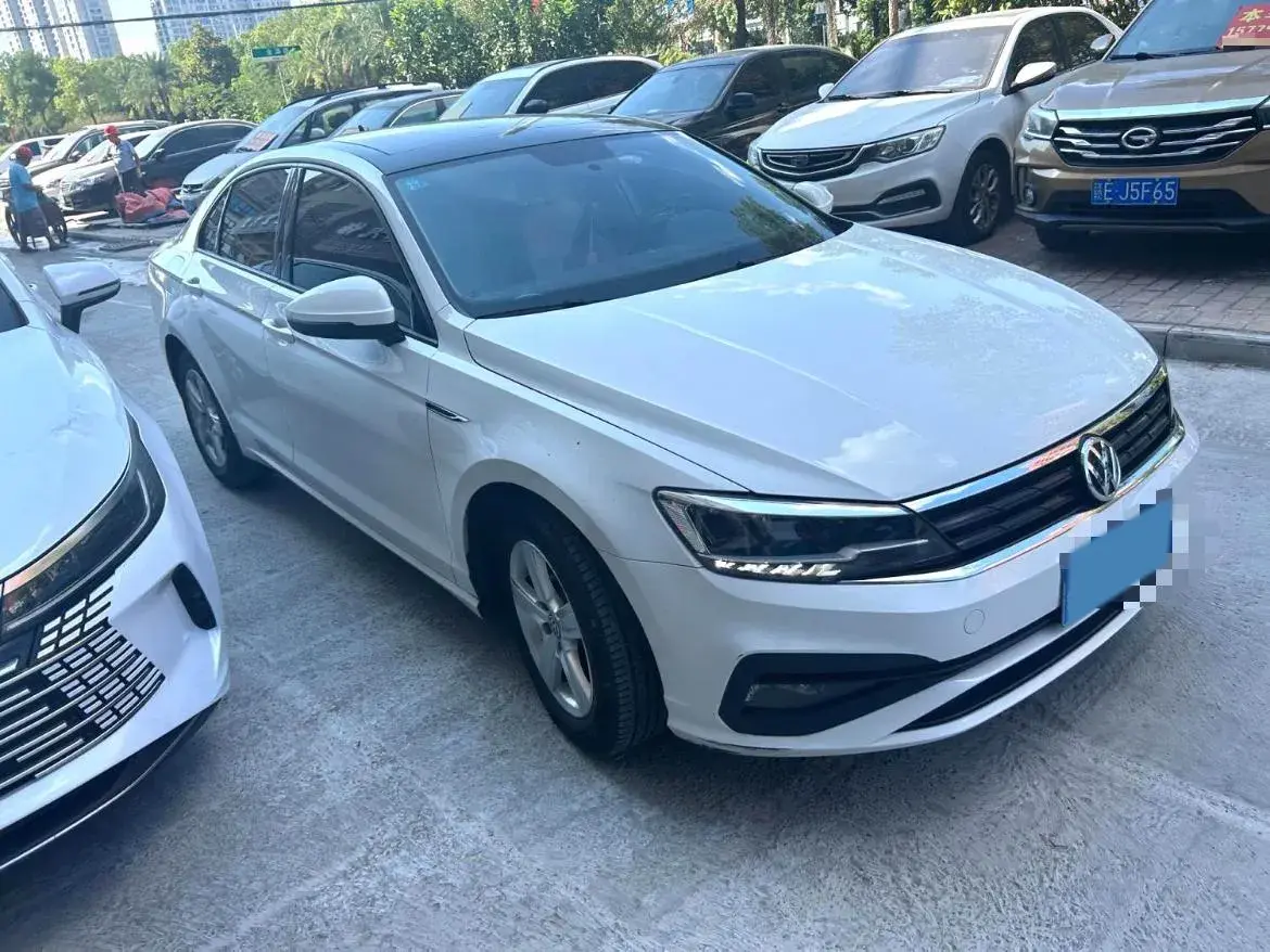 2021 VOLKSWAGEN LAMANDO thumbnail 3