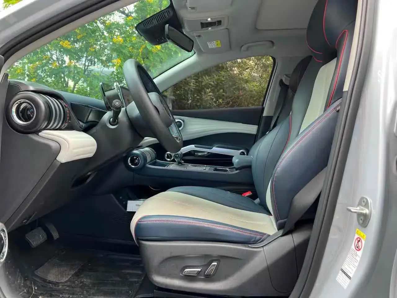 2022 BYD YUAN thumbnail 2