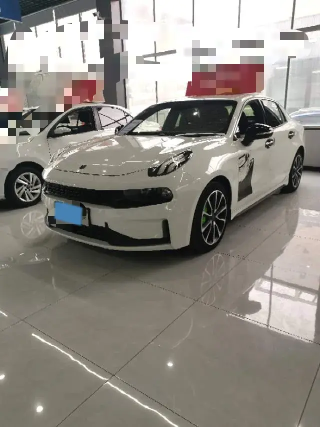 2018 LYNK&CO 03 view 1