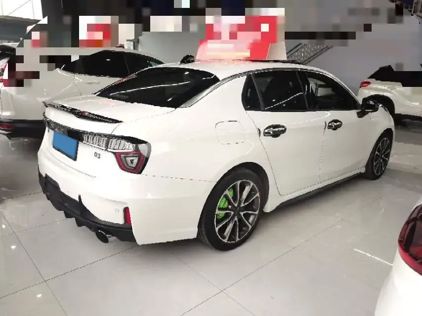 2018 LYNK&CO 03 thumbnail 4