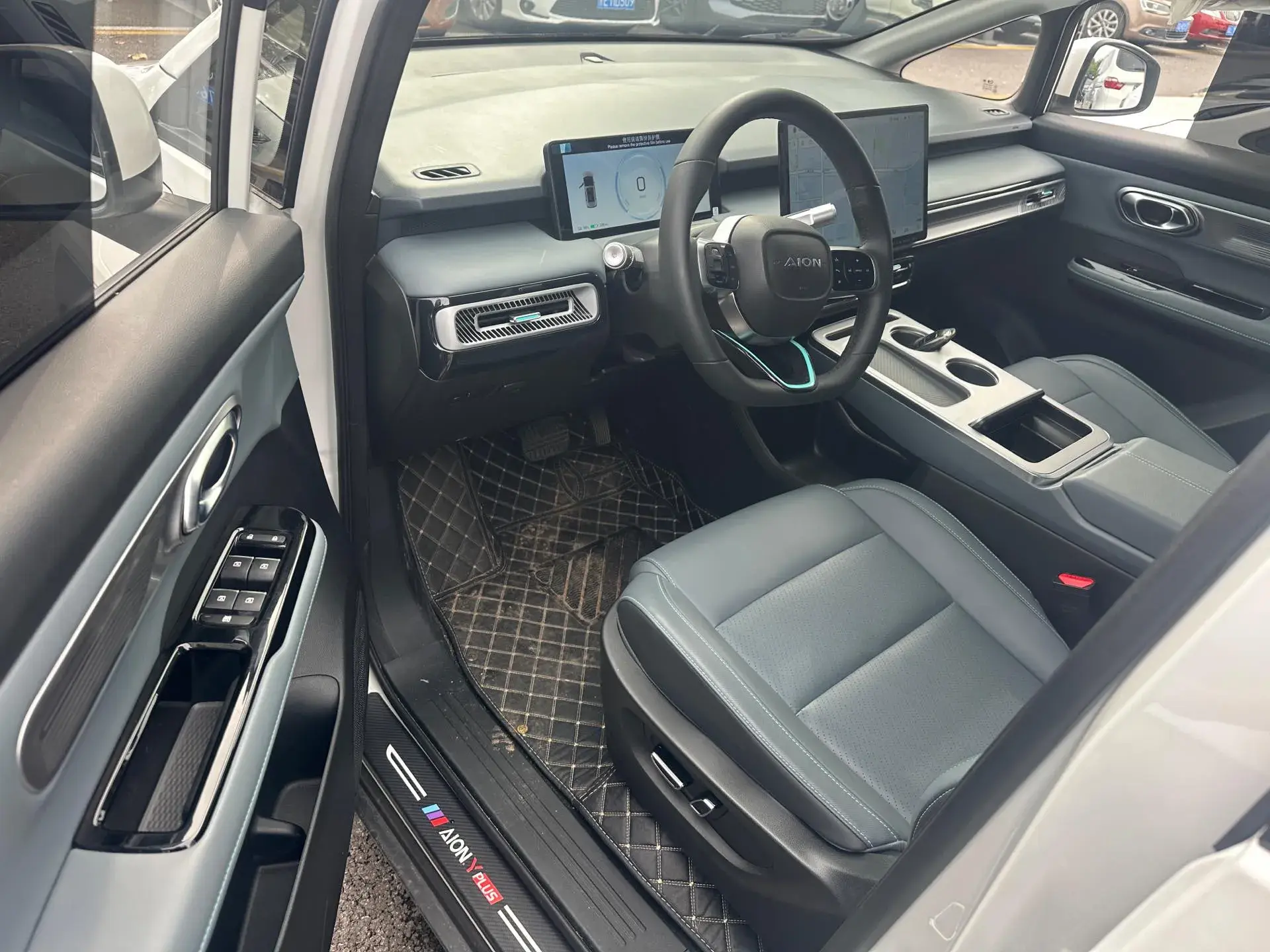 2023 AION Y thumbnail 4