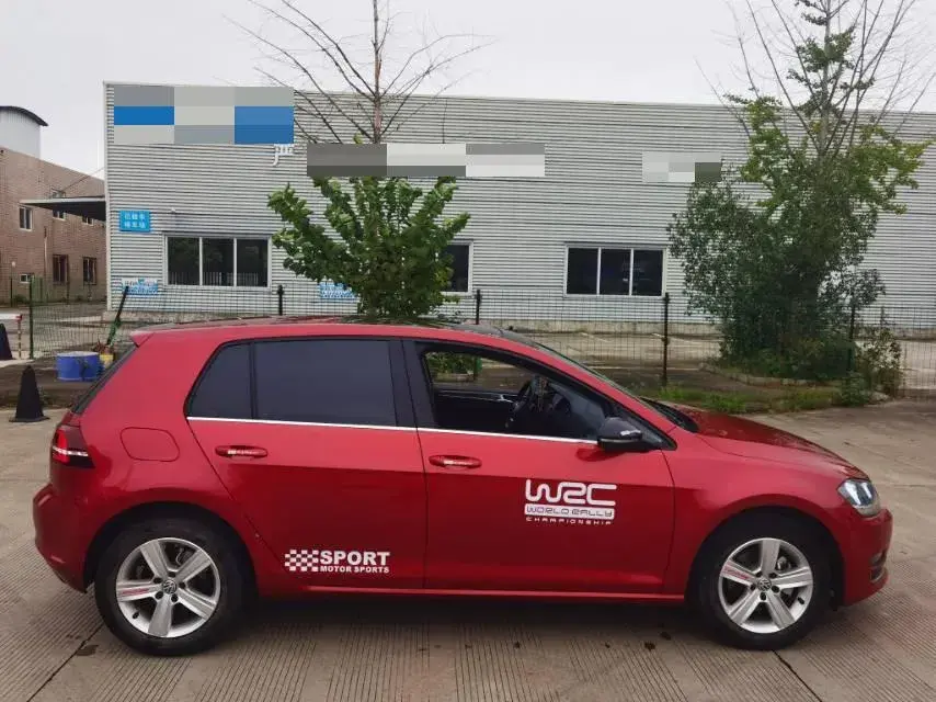 2017 VOLKSWAGEN GOLF thumbnail 4