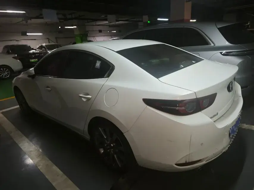 2023 MAZDA 3 thumbnail 2