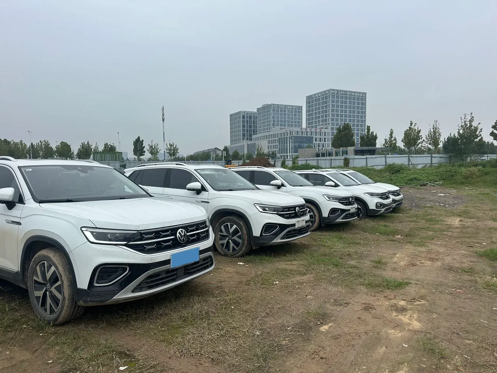 2023 VOLKSWAGEN TAYRON thumbnail 2