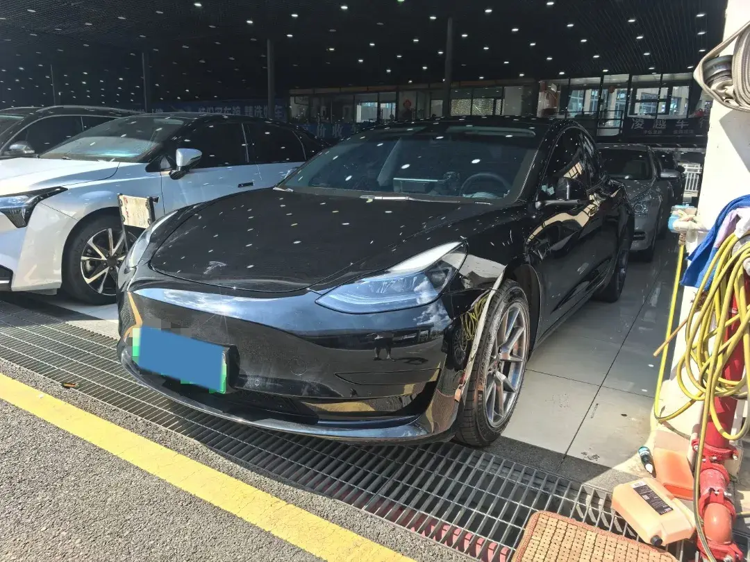 2022 TESLA MODEL view 1