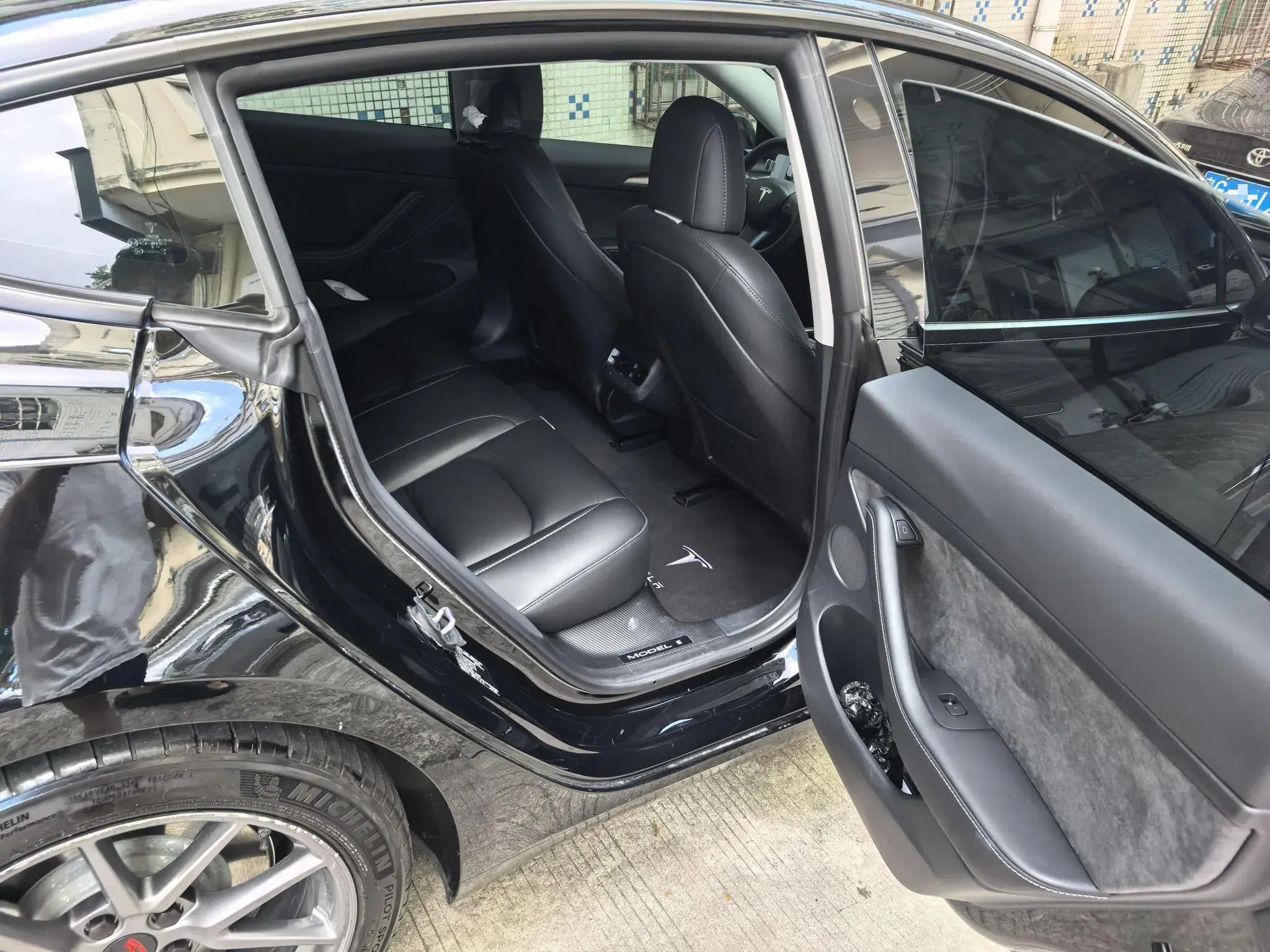 2022 TESLA MODEL thumbnail 4