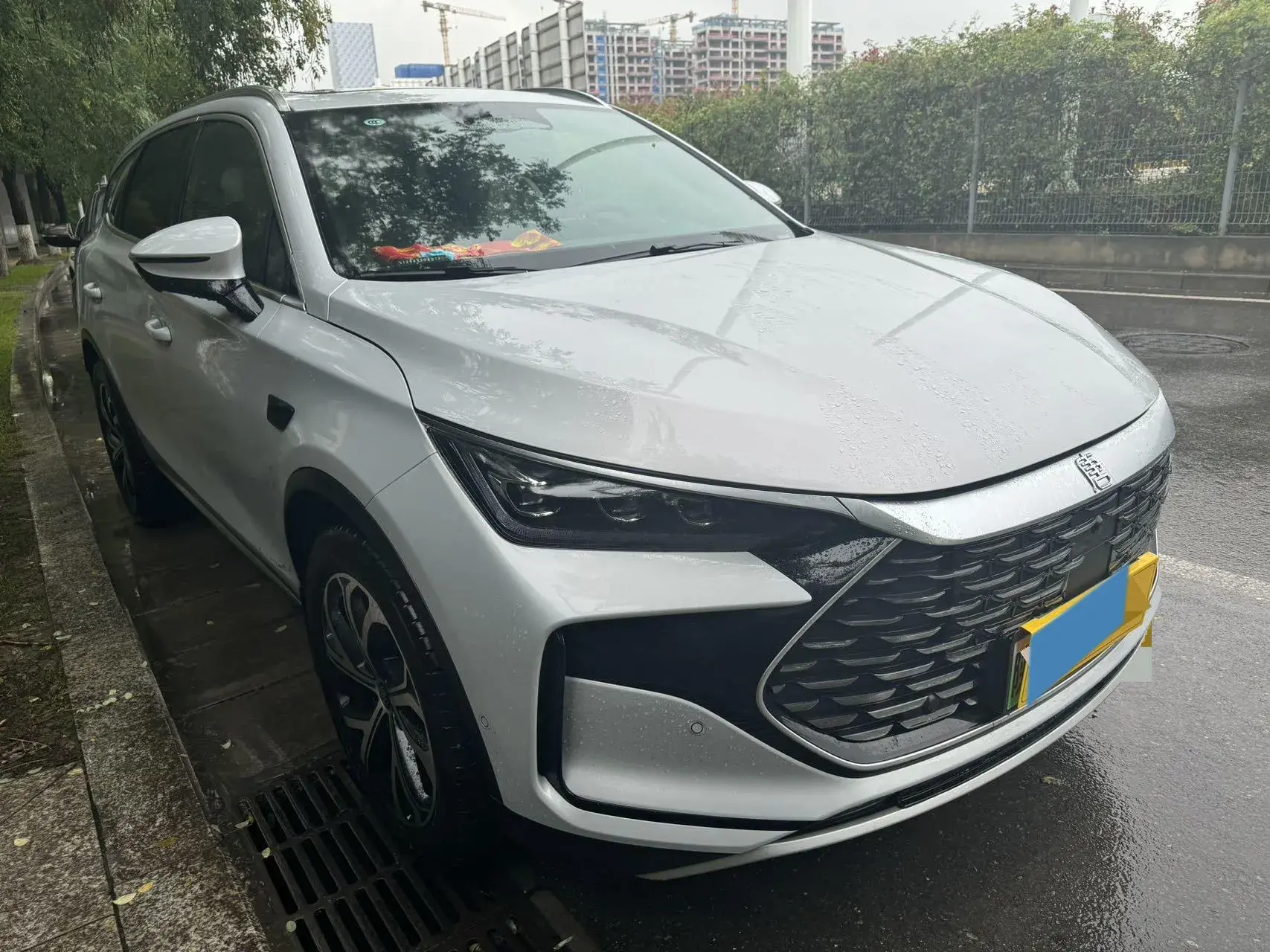 2025 BYD TANG thumbnail 3