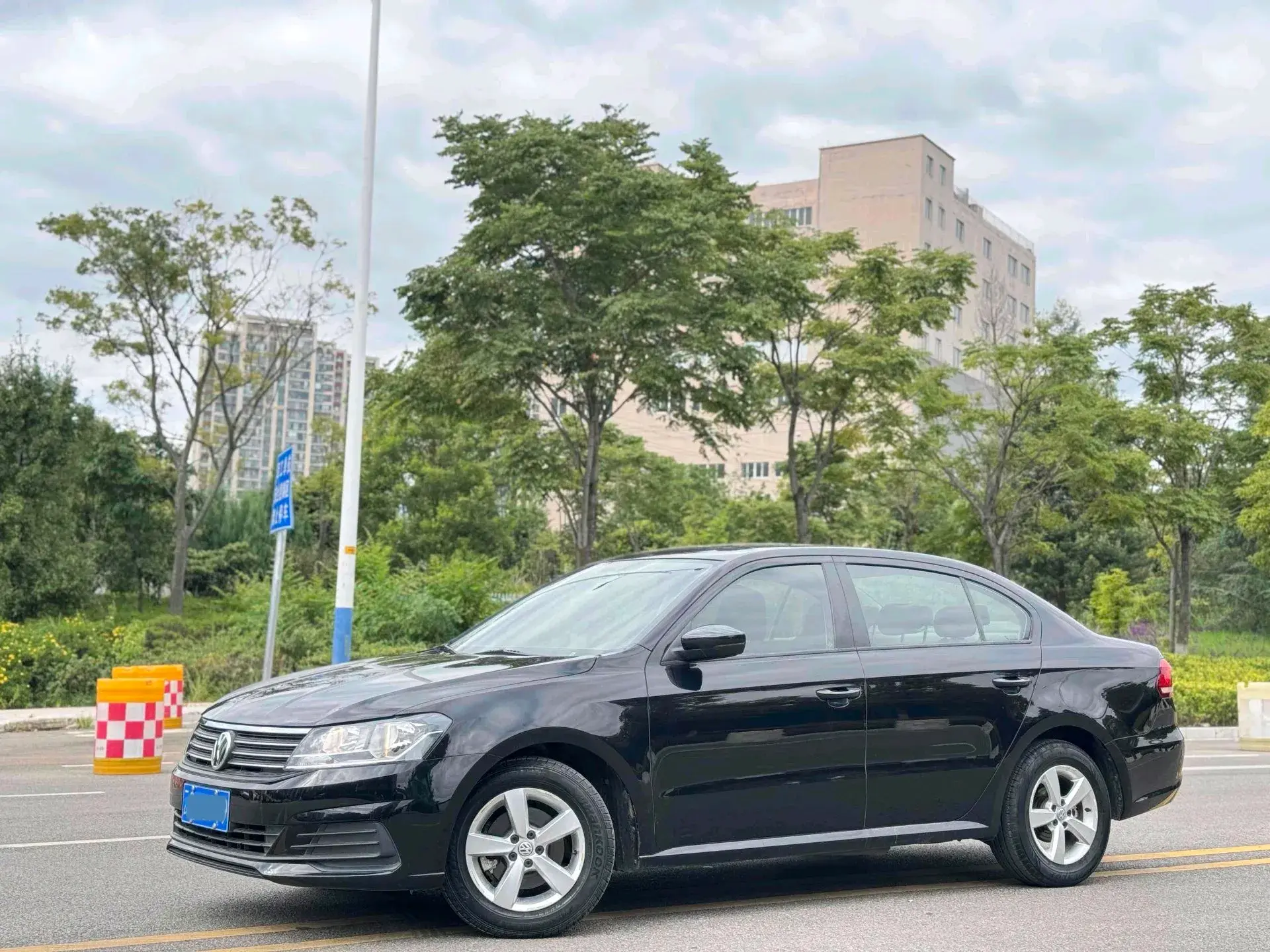 2019 VOLKSWAGEN LAVIDA view 1