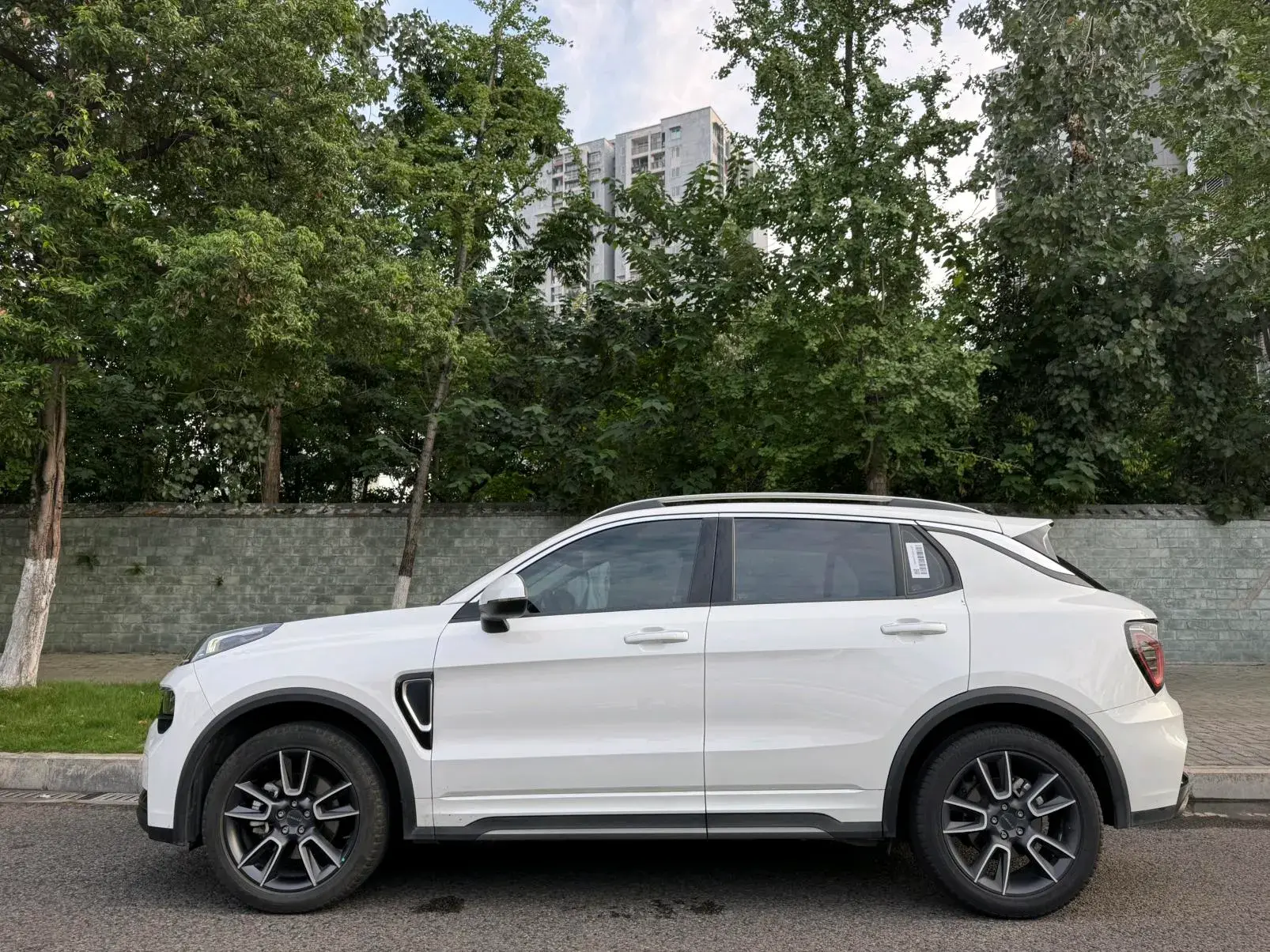 2021 LYNK&CO 01 thumbnail 3