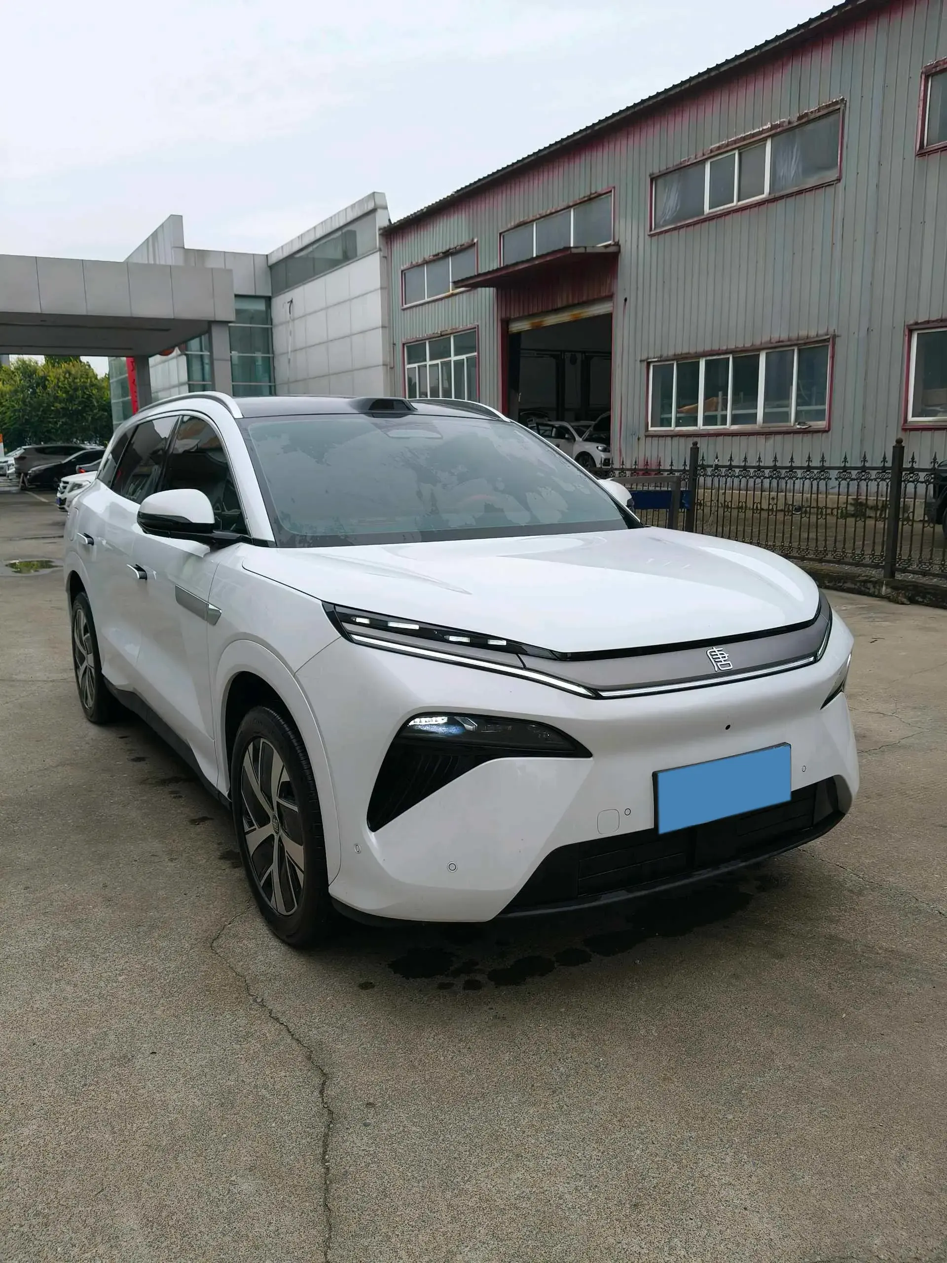 2025 BYD TANGL thumbnail 3