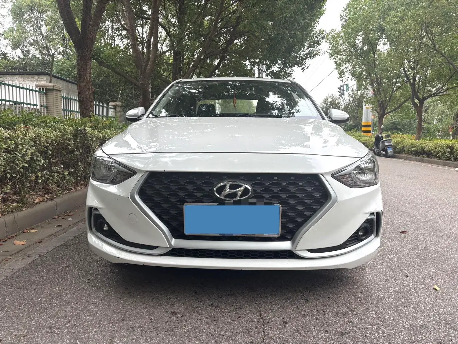 2017 HYUNDAI CELESTA thumbnail 2