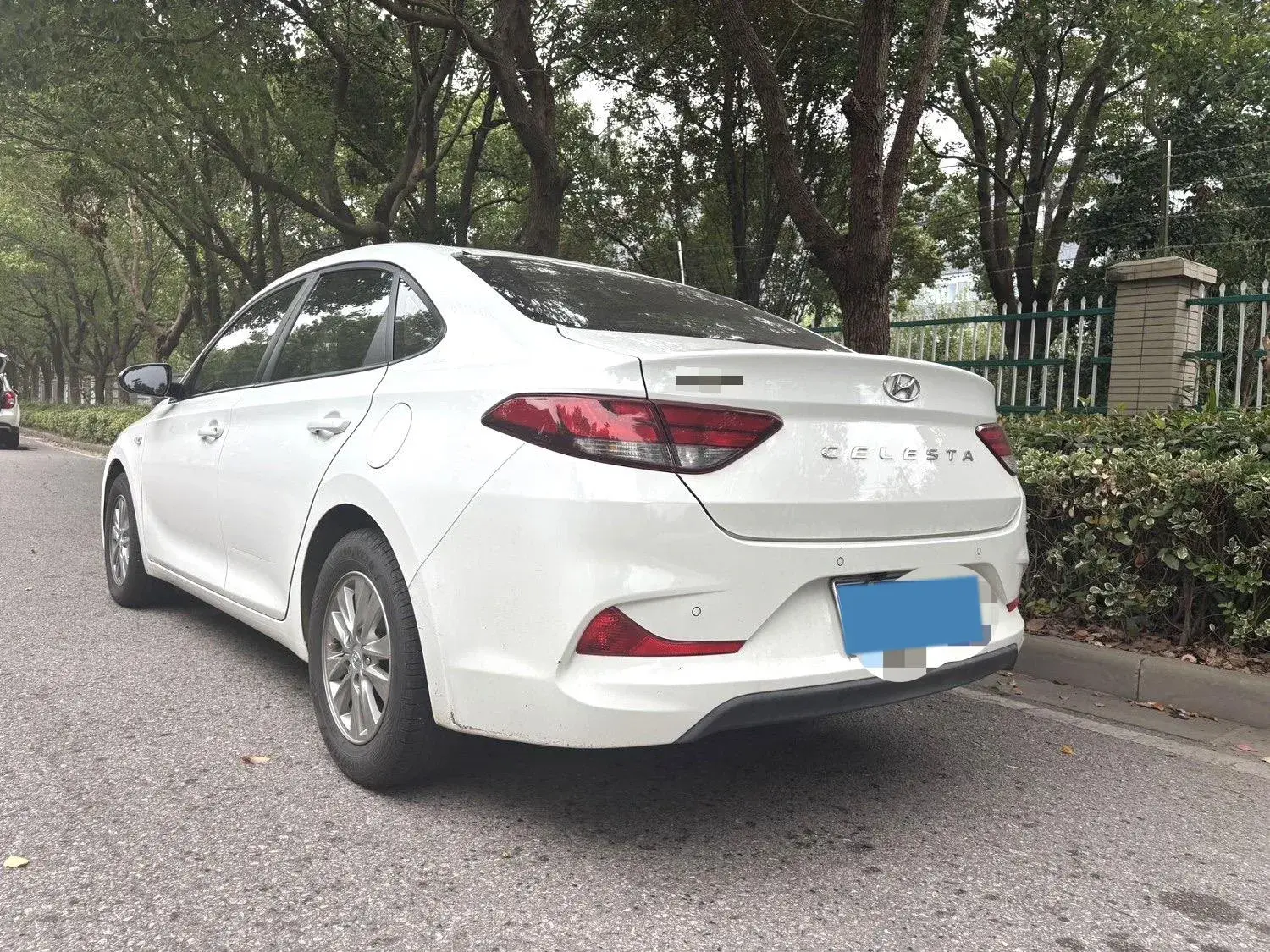 2017 HYUNDAI CELESTA thumbnail 4