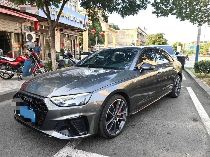 2024 AUDI A4L view 1