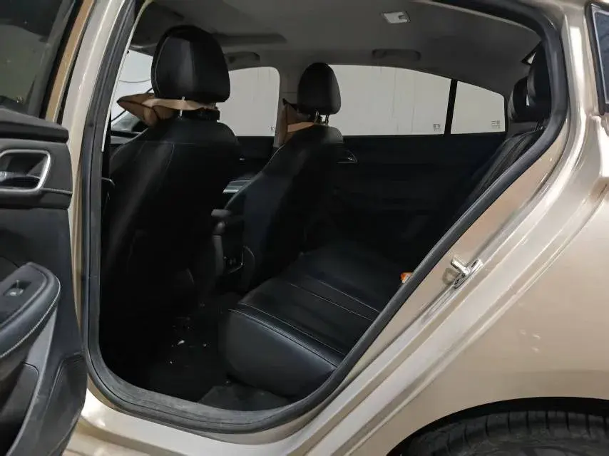 2019 ROEWE I5 thumbnail 4