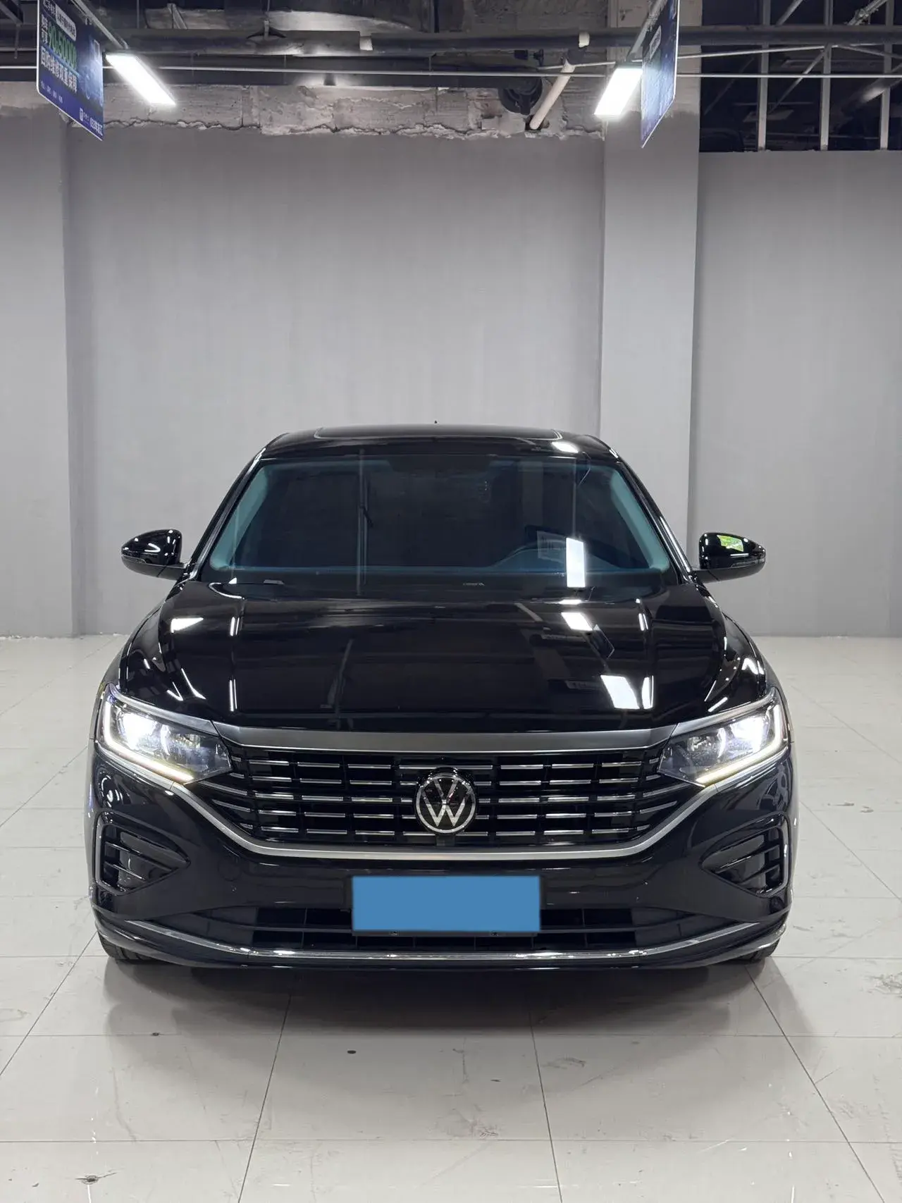 2023 VOLKSWAGEN PASSAT thumbnail 2