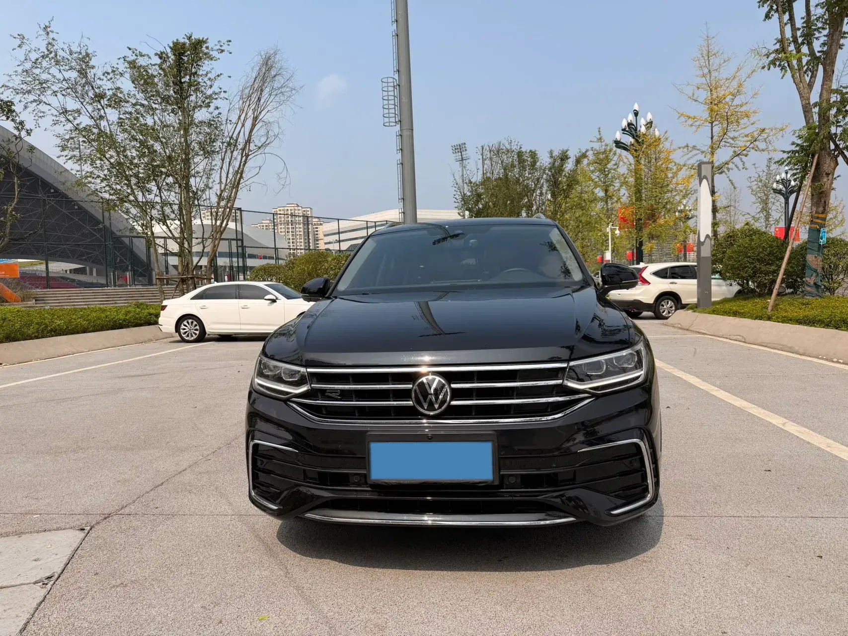 2023 VOLKSWAGEN TIGUAN thumbnail 2