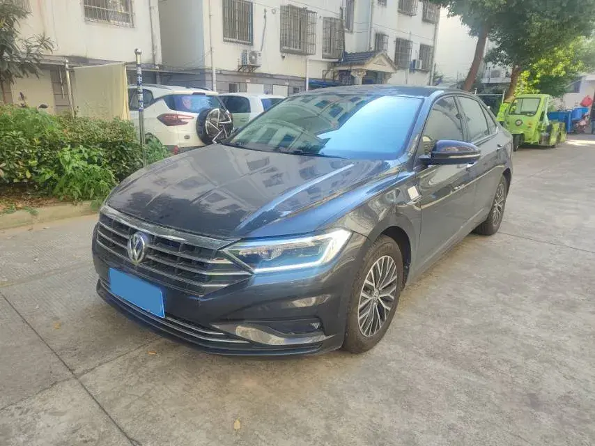 2019 VOLKSWAGEN SAGITAR view 1