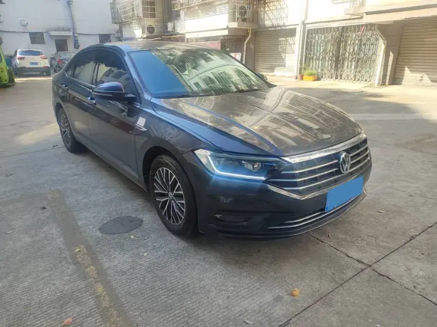 2019 VOLKSWAGEN SAGITAR thumbnail 3