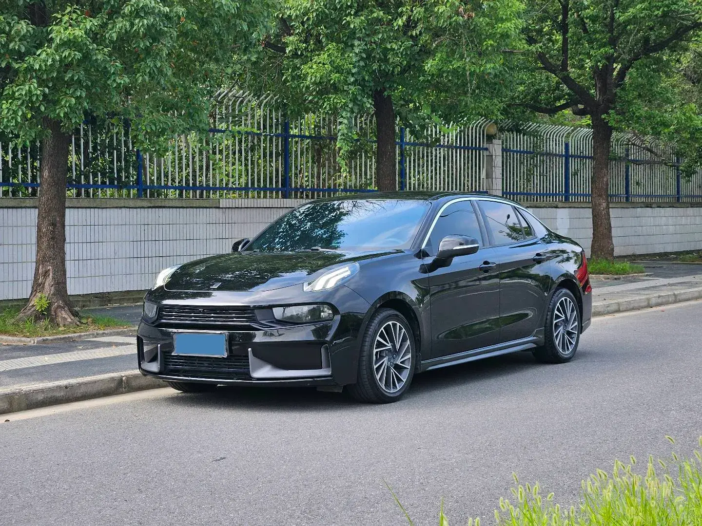 2021 LYNK&CO 03 view 1