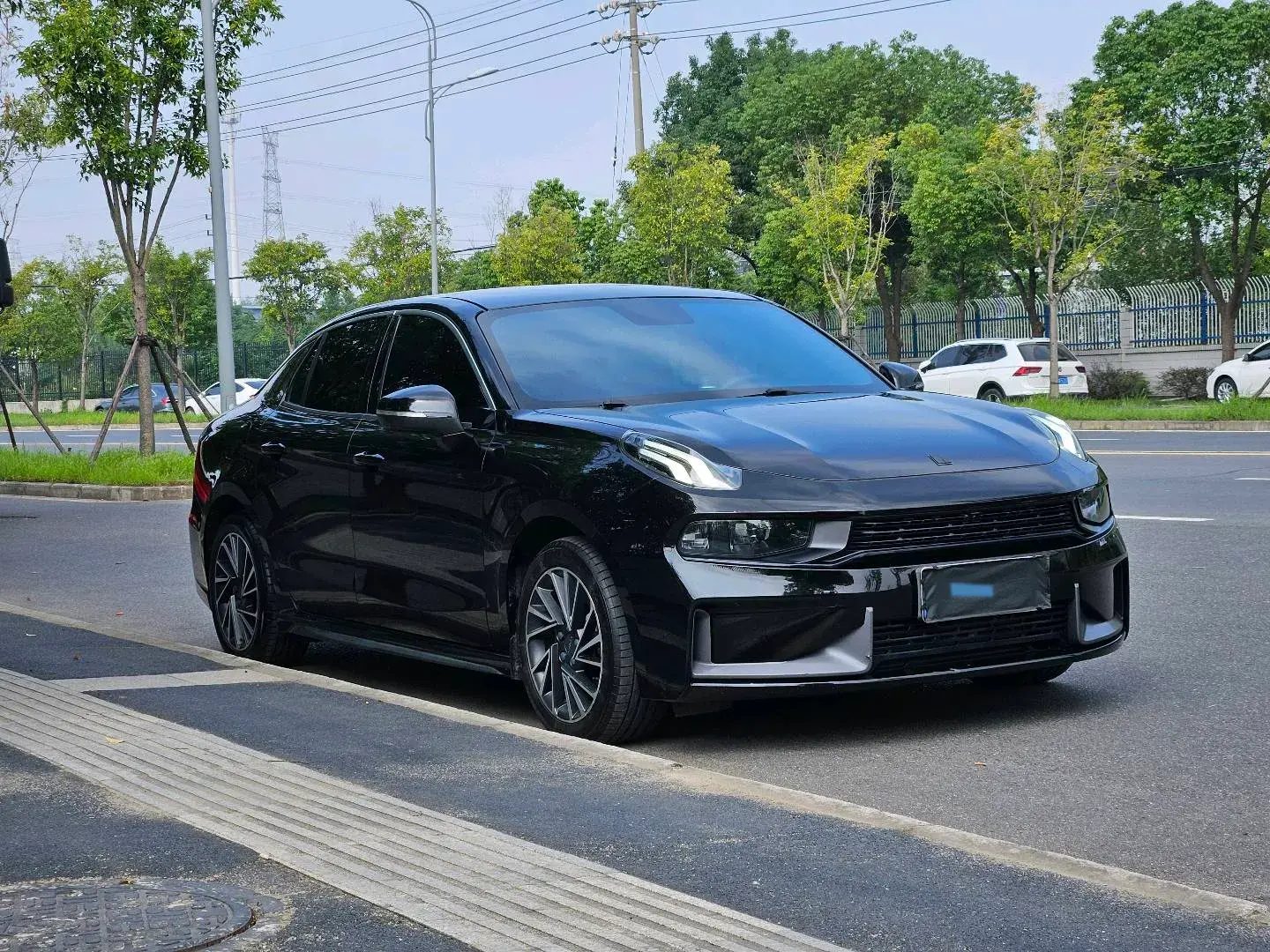 2021 LYNK&CO 03 thumbnail 3