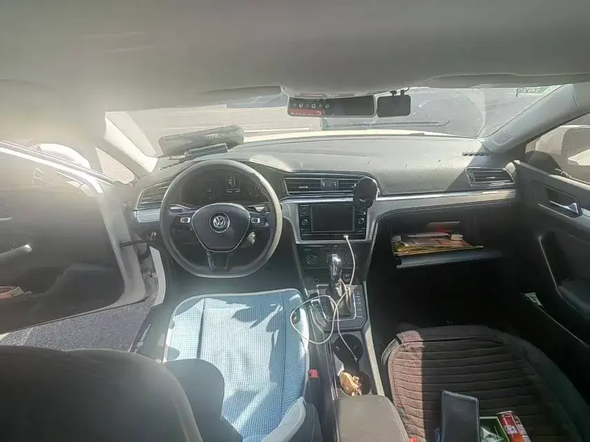 2019 VOLKSWAGEN LAMANDO thumbnail 3