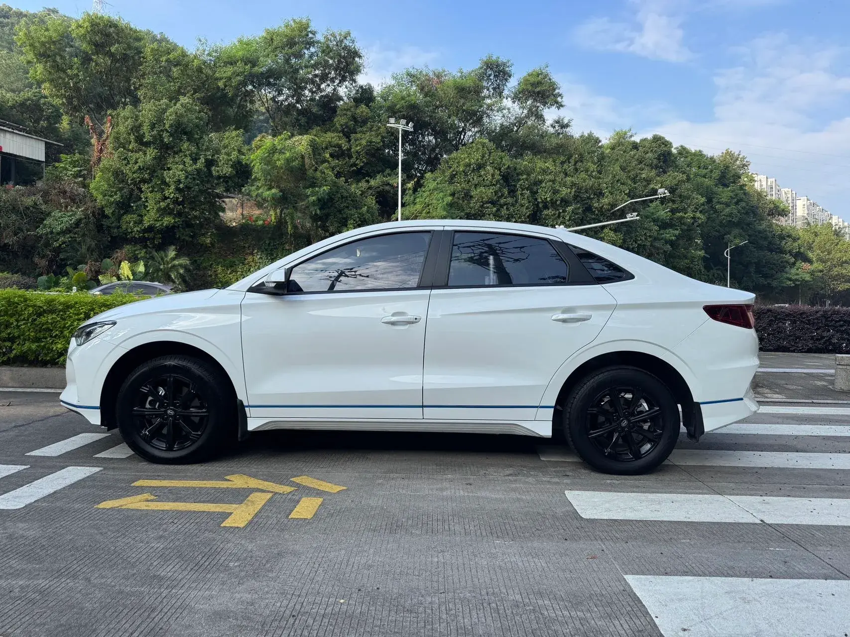 2021 BYD E3 thumbnail 3