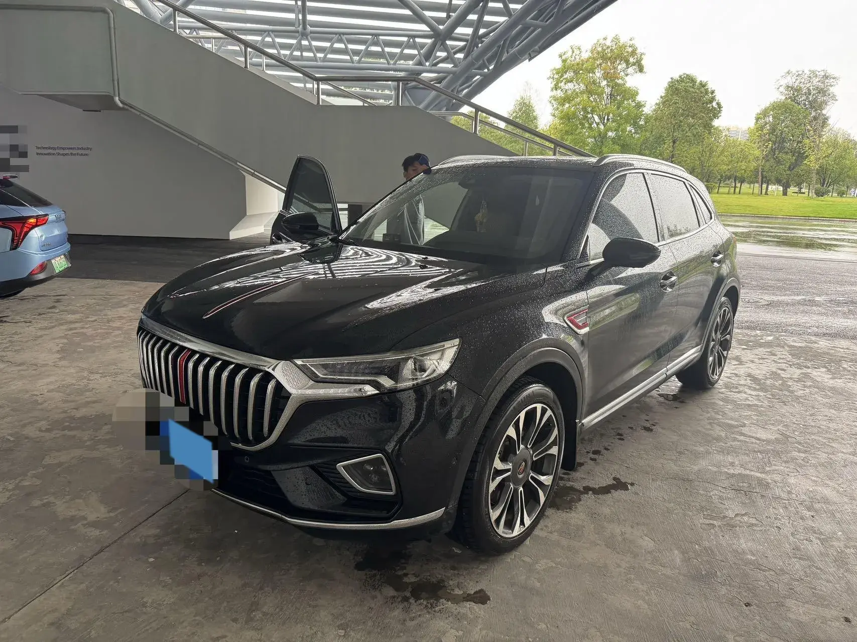 2019 HONGQI HS5 view 1