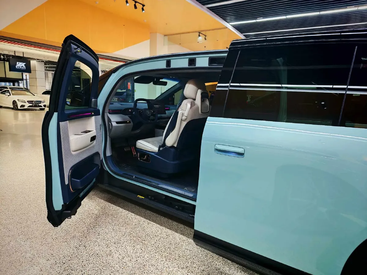 2025 Zeekr MIX BEV 102KWH,autocango,china used car exporter,china ev exporter,chinese used car exporter,chinese used ev exporter