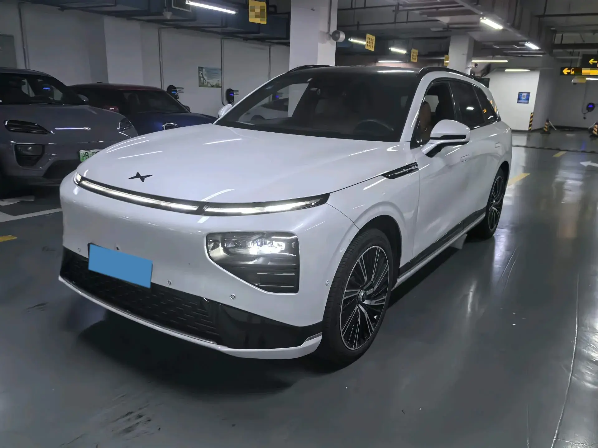 2022 XPENG G9 view 1