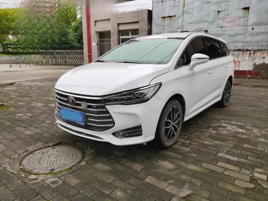 2018 BYD SONG view 1